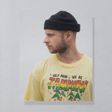 Lade das Bild in den Galerie-Viewer, Dorsett Tee&#39;s T-Shirt &quot;Bahamas Jammin&quot; 90er single stitch, gelb eingefärbt, L
