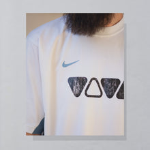 Lade das Bild in den Galerie-Viewer, Nike x Viva Trikot &quot;Promo Nummer 2&quot; 2000er Y2K, weiß/grau, L

