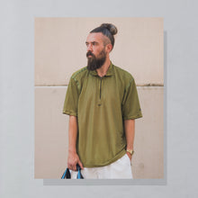 Lade das Bild in den Galerie-Viewer, Nike x Andre Agassi Trikot "Tennis Centerswoosh" 90er Dri F.I.T. Made in El Salvador, grün, XL (tagged L)
