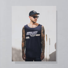 Lade das Bild in den Galerie-Viewer, Adidas Tanktop &quot;trefoil&quot; 80er/90er single stitch Made in the USA, blau, L schmal
