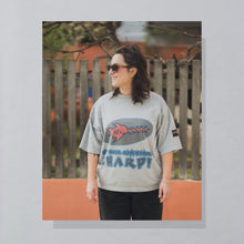 Lade das Bild in den Galerie-Viewer, Bad + Mad T-Shirt 90er/00er, grau, L breit
