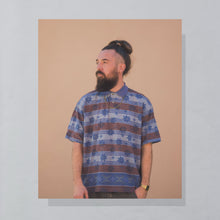 Lade das Bild in den Galerie-Viewer, Hugo Boss Poloshirt Made in Germany 90er, blau/rot, XL breit
