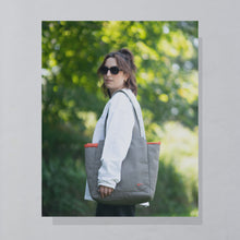Lade das Bild in den Galerie-Viewer, Nike Tasche Y2K 2000er, grau/grün
