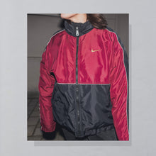 Lade das Bild in den Galerie-Viewer, Nike Winterjacke &quot;swoosh&quot; 90er, rot/schwarz, XL
