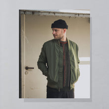 Lade das Bild in den Galerie-Viewer, Alpha Industries Jacke &quot;dünn&quot; MA-1, grün, M
