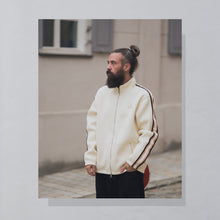 Lade das Bild in den Galerie-Viewer, Jordan x A Ma Maniére Trainingsjacke, beige, XL
