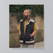 Lade das Bild in den Galerie-Viewer, Champion Weste 90er, braun, XL
