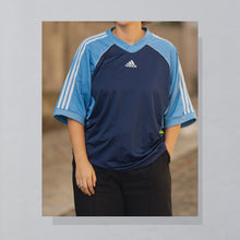 Lade das Bild in den Galerie-Viewer, Adidas Equipment Trikot 90er Made in England, blau, L
