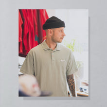 Lade das Bild in den Galerie-Viewer, Nike Poloshirt 90er/00er Made in Peru, grün/grau, S breit
