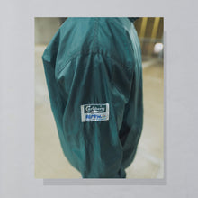 Lade das Bild in den Galerie-Viewer, Reebok x Carlsberg Coach Jacke &quot;the official beer euro 1996&quot;, grün, XL breit
