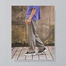 Lade das Bild in den Galerie-Viewer, Hose dünn "Anzughose" 70er/80er, braun, 36/30
