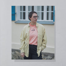 Lade das Bild in den Galerie-Viewer, Hugo Boss Hemd Feincord 80er/90er Made in Italy, gelb, L
