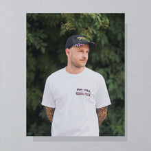 Lade das Bild in den Galerie-Viewer, Global Sport T-Shirt "Fox Hill Grand Prix" Deadstock 1998 Made in the USA, weiß, M/L schmal
