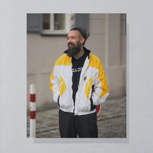Lade das Bild in den Galerie-Viewer, Apex One Trainingsjacke 00er, weiß/gelb/schwarz, L/XL breit
