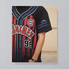 Lade das Bild in den Galerie-Viewer, Nutmeg T-Shirt &quot;FC Bayern München&quot; 1996 single stitch Made in the U.K., schwarz, XL
