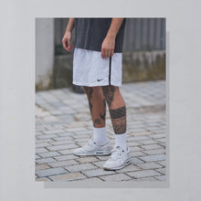 Lade das Bild in den Galerie-Viewer, Nike Shorts 00er, weiß, L
