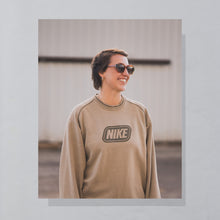 Lade das Bild in den Galerie-Viewer, Nike Sweatshirt &quot;spellout&quot; 00er, braun, L/XL
