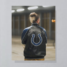 Lade das Bild in den Galerie-Viewer, NFL Jacke &quot;Indianapolis Colts&quot; Kunstleder, schwarz/blau, L/XL
