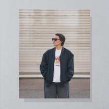 Lade das Bild in den Galerie-Viewer, Jean Legalli Silk Bomber &quot;100% Seide&quot; mit Schulterpolstern 90er, grau, L/XL
