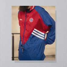 Lade das Bild in den Galerie-Viewer, Adidas Regenjacke &quot;FC Bayern München&quot; 90er, rot/blau, XL/XXL
