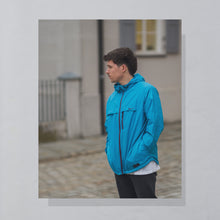 Lade das Bild in den Galerie-Viewer, Nike Jacke dünn &quot;swoosh&quot;, blau, XL/XXL
