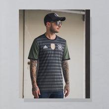 Lade das Bild in den Galerie-Viewer, Adidas Trikot DFB 2015, grau, M/L Damen
