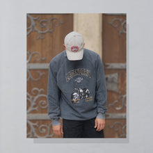 Lade das Bild in den Galerie-Viewer, Harley Davidson Sweatshirt &quot;Legendary&quot; 90er Made in Macau, grau/blau, XL

