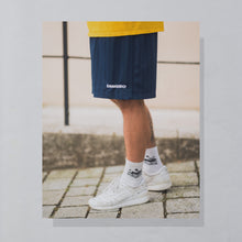 Lade das Bild in den Galerie-Viewer, Umbro Shorts 90er, blau, L
