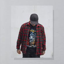 Lade das Bild in den Galerie-Viewer, Pendleton Hemd &quot;100% virgin Wool&quot; 60er/70er Made in the USA, rot, L etwas kürzere Ärmel
