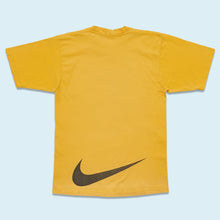 Lade das Bild in den Galerie-Viewer, Nike T-Shirt &quot;Swoosh&quot; 90er Made in Greece, gelb, L schmal
