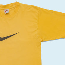 Lade das Bild in den Galerie-Viewer, Nike T-Shirt &quot;Swoosh&quot; 90er Made in Greece, gelb, L schmal
