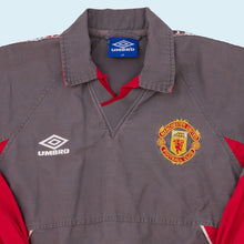 Lade das Bild in den Galerie-Viewer, Umbro Sweatshirt &quot;Manchester United V-Neck&quot; 90er Made in Hong Kong, grau, XS/S
