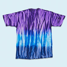 Lade das Bild in den Galerie-Viewer, Cal Cru T-Shirt "Diesel Truckin Nationals by Dirt Shirts" 1997 Deadstock made in the USA single stitch, blau/lila batik, XL
