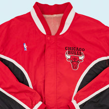 Lade das Bild in den Galerie-Viewer, Champion Jacke/Trainingsjacke "Chicago Bulls warm up jacket" 90er, rot, L/XL breit
