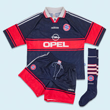 Lade das Bild in den Galerie-Viewer, Adidas Stutzen "FC Bayern München 1997-98", blau, 42-45
