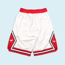 Lade das Bild in den Galerie-Viewer, Adidas Shorts "Chicago Bulls" 2013, weiß, M

