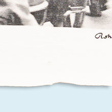 Lade das Bild in den Galerie-Viewer, Fruit of the Loom T-Shirt "Robert Doisneau Fotofolio Editions cropped" 90er Made in the USA single stitch, weiß, M/L breit
