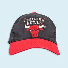Lade das Bild in den Galerie-Viewer, Universal Industries Mütze "Chicago Bulls" 90er, schwarz, M/L
