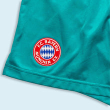 Lade das Bild in den Galerie-Viewer, Adidas Equipment Shorts "FC Bayern München" 1993/94 Made in Tunisia, blau/grün, S
