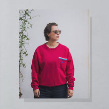 Lade das Bild in den Galerie-Viewer, Izod Lacoste Sweatshirt "Pocket" 90er Made in the USA, rot, L breit
