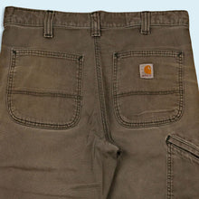 Lade das Bild in den Galerie-Viewer, Carhartt Hose "Carpenter Canvas relaxed fit", grün, 34/32
