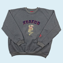 Lade das Bild in den Galerie-Viewer, Redrum Sweatshirt "dragon" 90er, grau, XL/XXL
