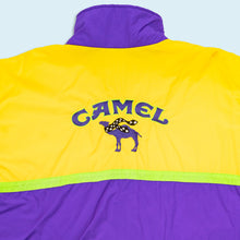 Lade das Bild in den Galerie-Viewer, Chase Authentics Jacke  - Camel Smokin Joes Racing - 90er Made in the USA, gelb/lila, XL/XXL
