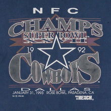 Lade das Bild in den Galerie-Viewer, Trench Ultra T-Shirt Dallas Cowboys NFC Champions 1993 Rose Bowl Made in the USA Single Stitch, blau, XL
