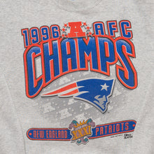 Lade das Bild in den Galerie-Viewer, Pro Player Sweatshirt New England Patriots Made in the USA 1996, grau, L
