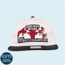 Lade das Bild in den Galerie-Viewer, Headmaster Mütze "Chicago Bulls 1993 Champions", weiß, Einheitsgröße
