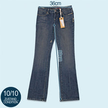 Lade das Bild in den Galerie-Viewer, Fox Hose "Girls Rebel Jean Sample" low waist bootcut, blau, 28/32
