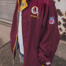 Lade das Bild in den Galerie-Viewer, Starter Jacke Washington Redskins 90er, rot, XL
