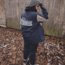 Lade das Bild in den Galerie-Viewer, NFL Softshelljacke New England Patriots, blau, L
