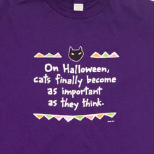 Lade das Bild in den Galerie-Viewer, T-Shirt &quot;Halloween Cats&quot; Single Stitch, 90er,  lila, M/L
